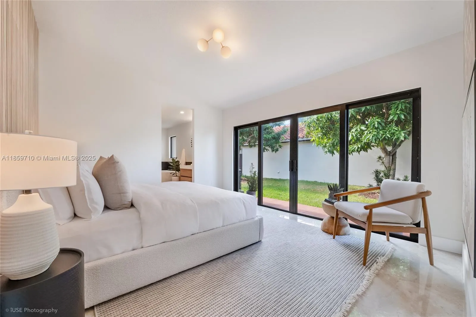 Miami, Florida 33186, United States, 3 Bedrooms Bedrooms, ,3 BathroomsBathrooms,Residential,Pending,193016