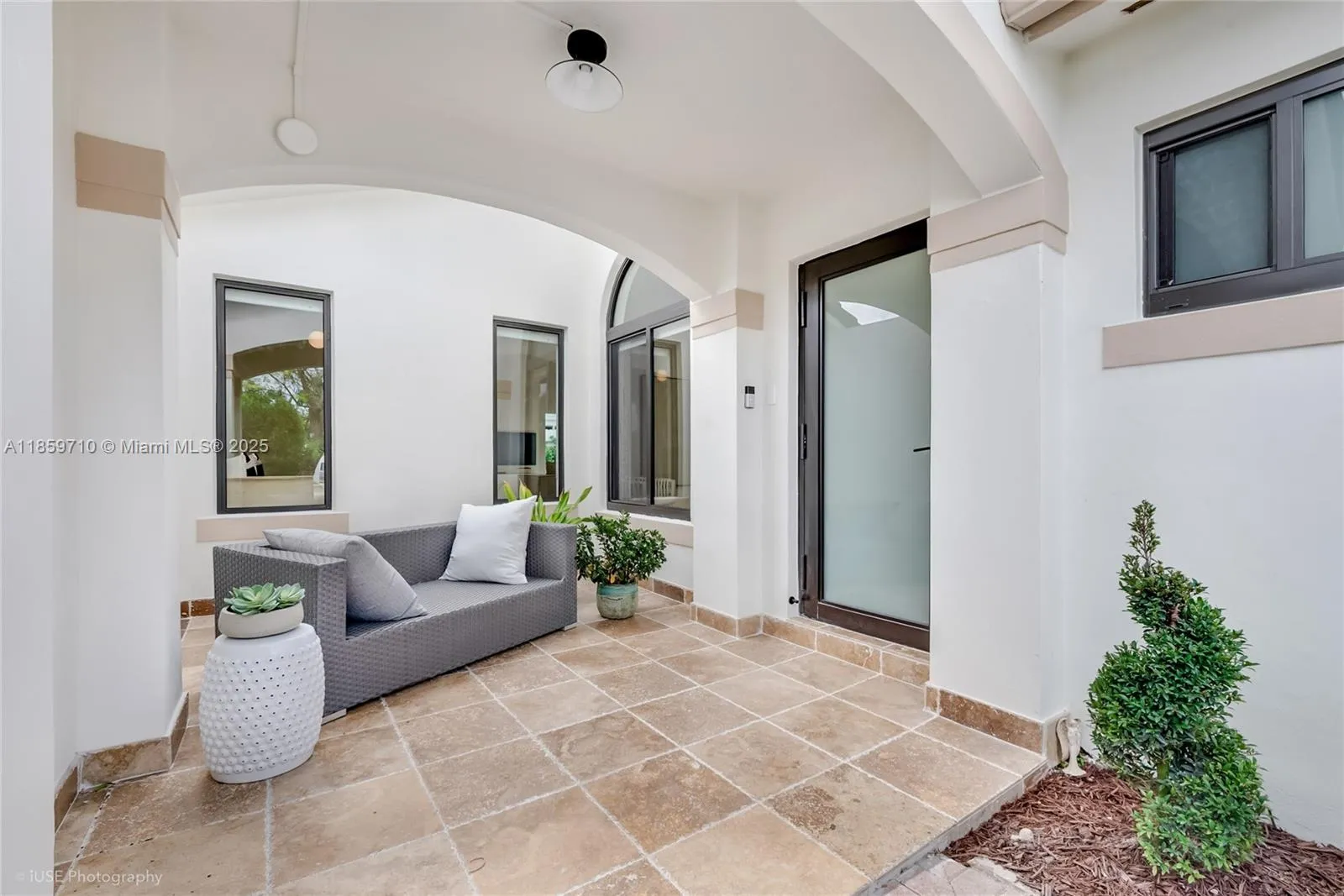 Miami, Florida 33186, United States, 3 Bedrooms Bedrooms, ,3 BathroomsBathrooms,Residential,Pending,193016