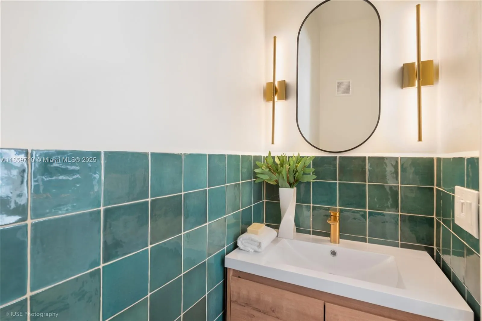 Miami, Florida 33186, United States, 3 Bedrooms Bedrooms, ,3 BathroomsBathrooms,Residential,Pending,193016