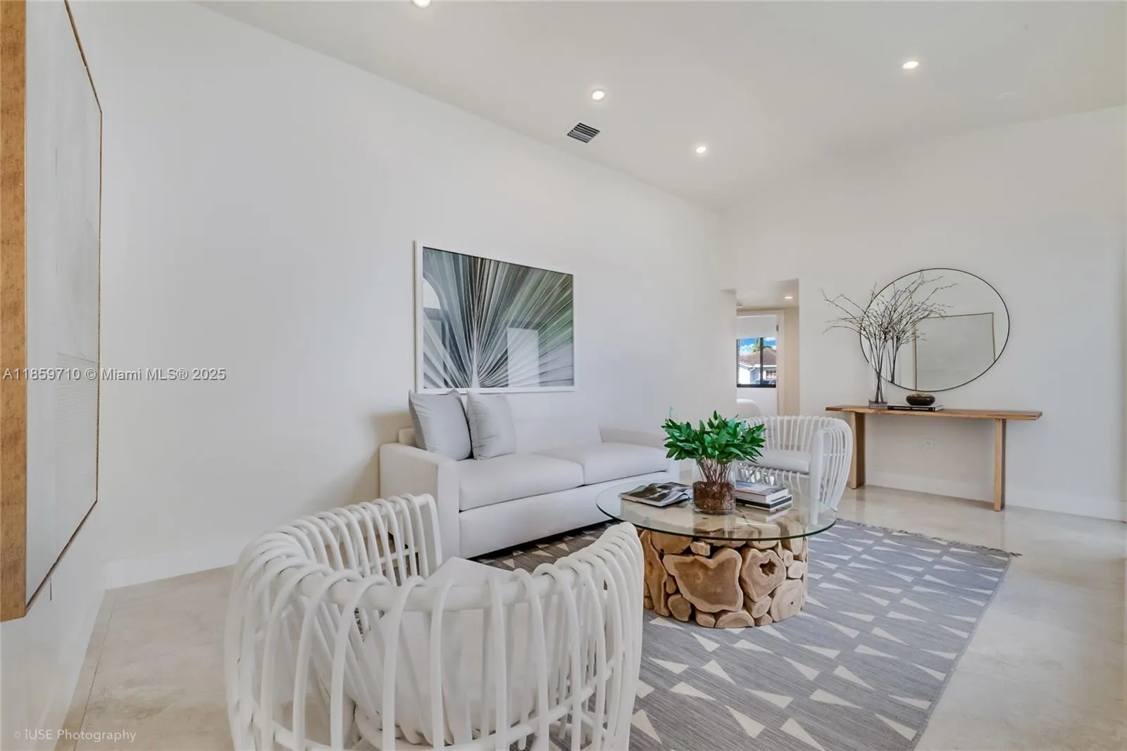 Miami, Florida 33186, United States, 3 Bedrooms Bedrooms, ,3 BathroomsBathrooms,Residential,Pending,193016