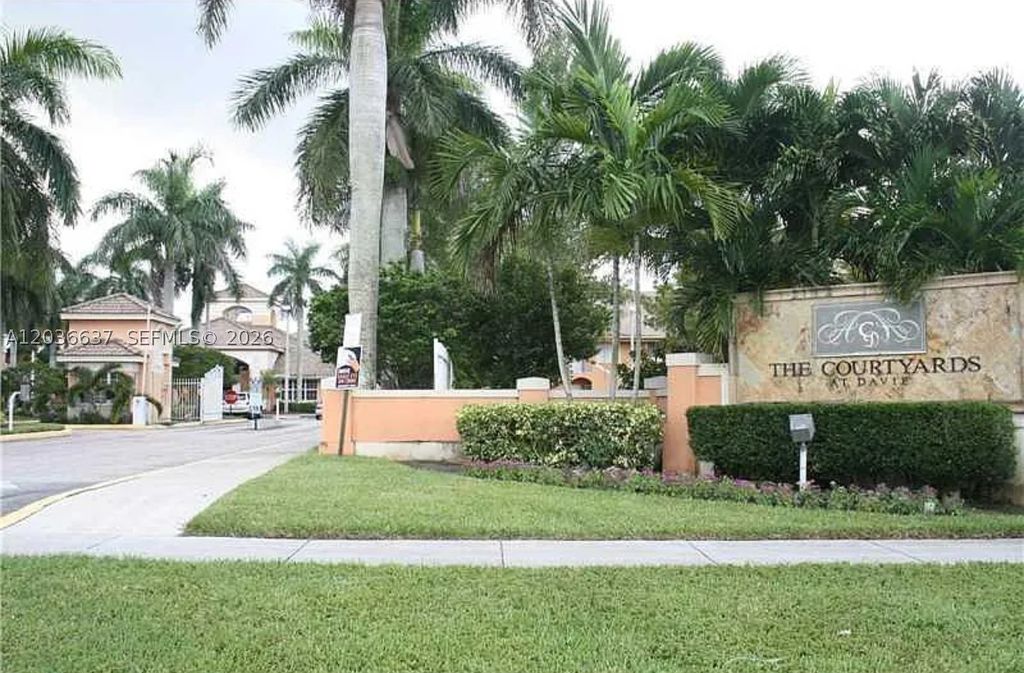 Photo of 6900 SW 39th St #113K, Davie, FL 33314 (MLS # A12036637)