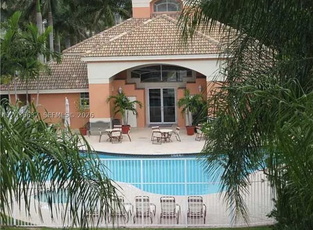 Photo of 6900 SW 39th St #113K, Davie, FL 33314 (MLS # A12036637)