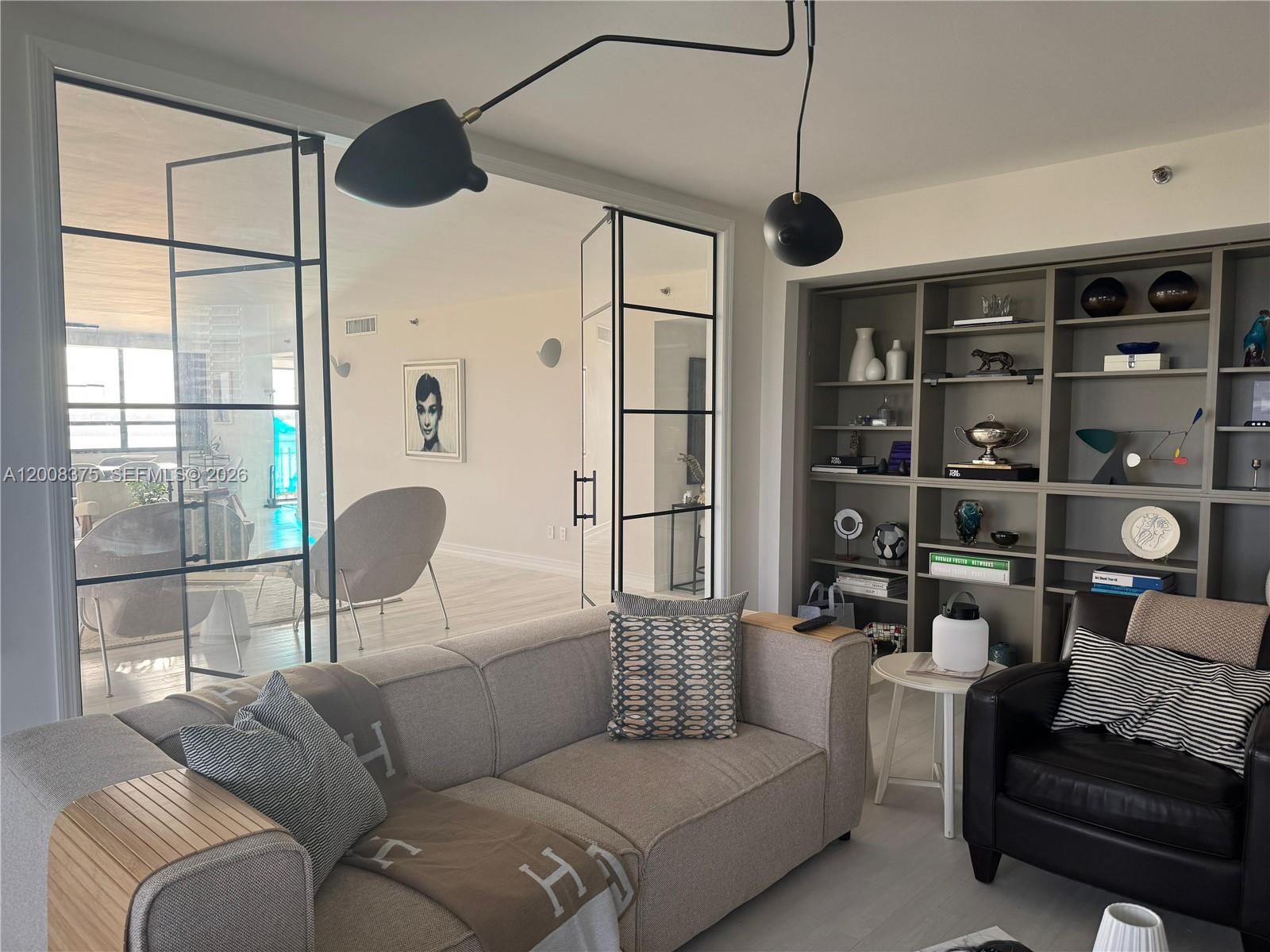 11113 Biscayne Blvd 558