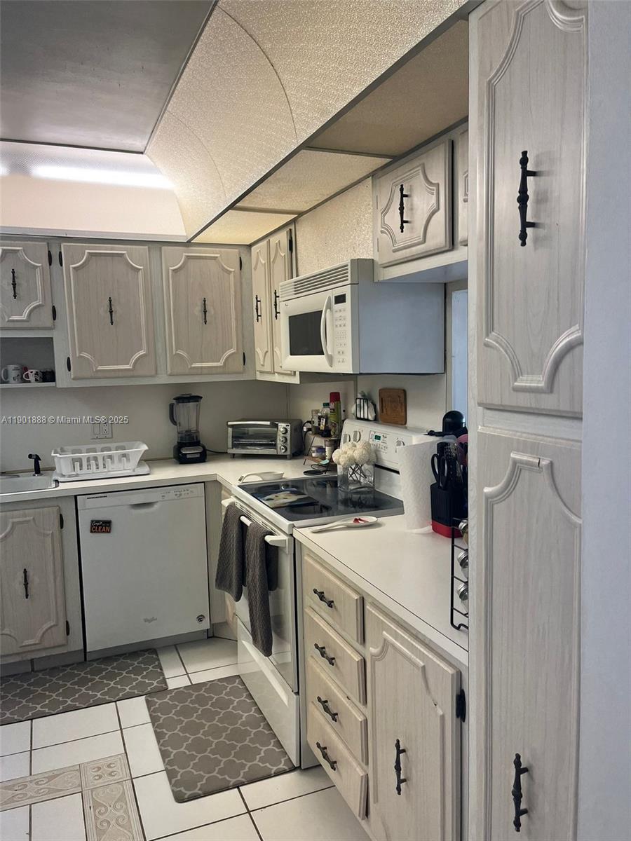 ADMIRALS PORT CONDO EAST - Residential