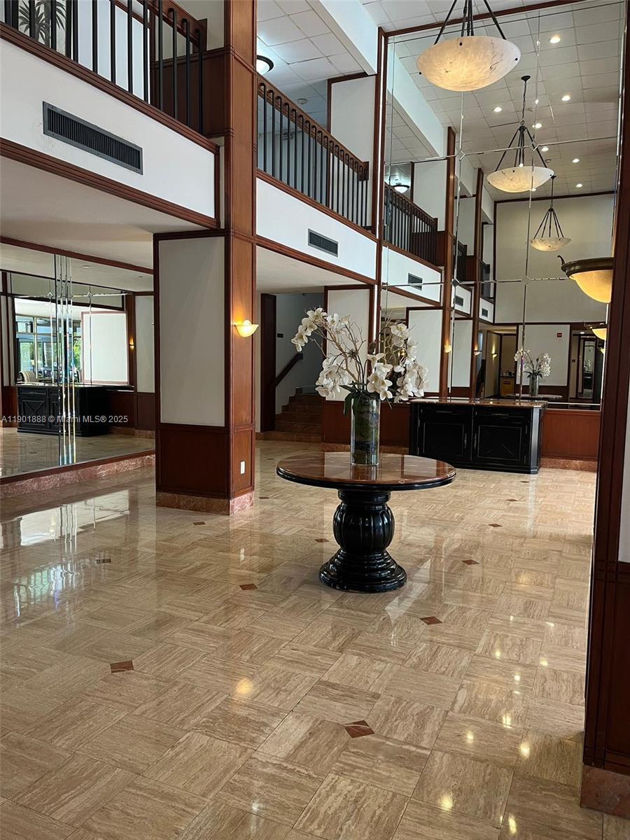 View photos, virtual tours, details... 2851 NE 183rd St 405E