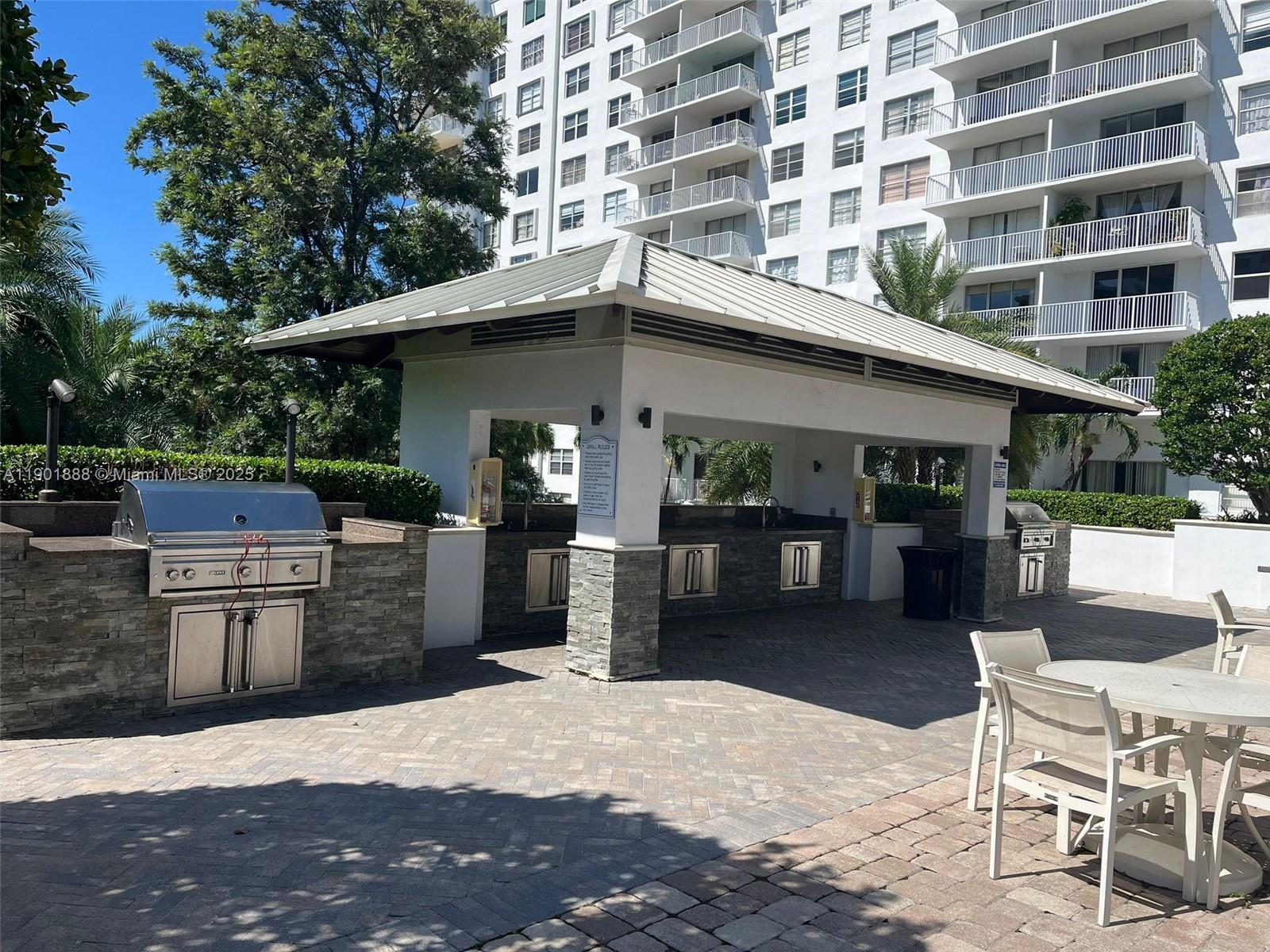 ADMIRALS PORT CONDO EAST - Residential
