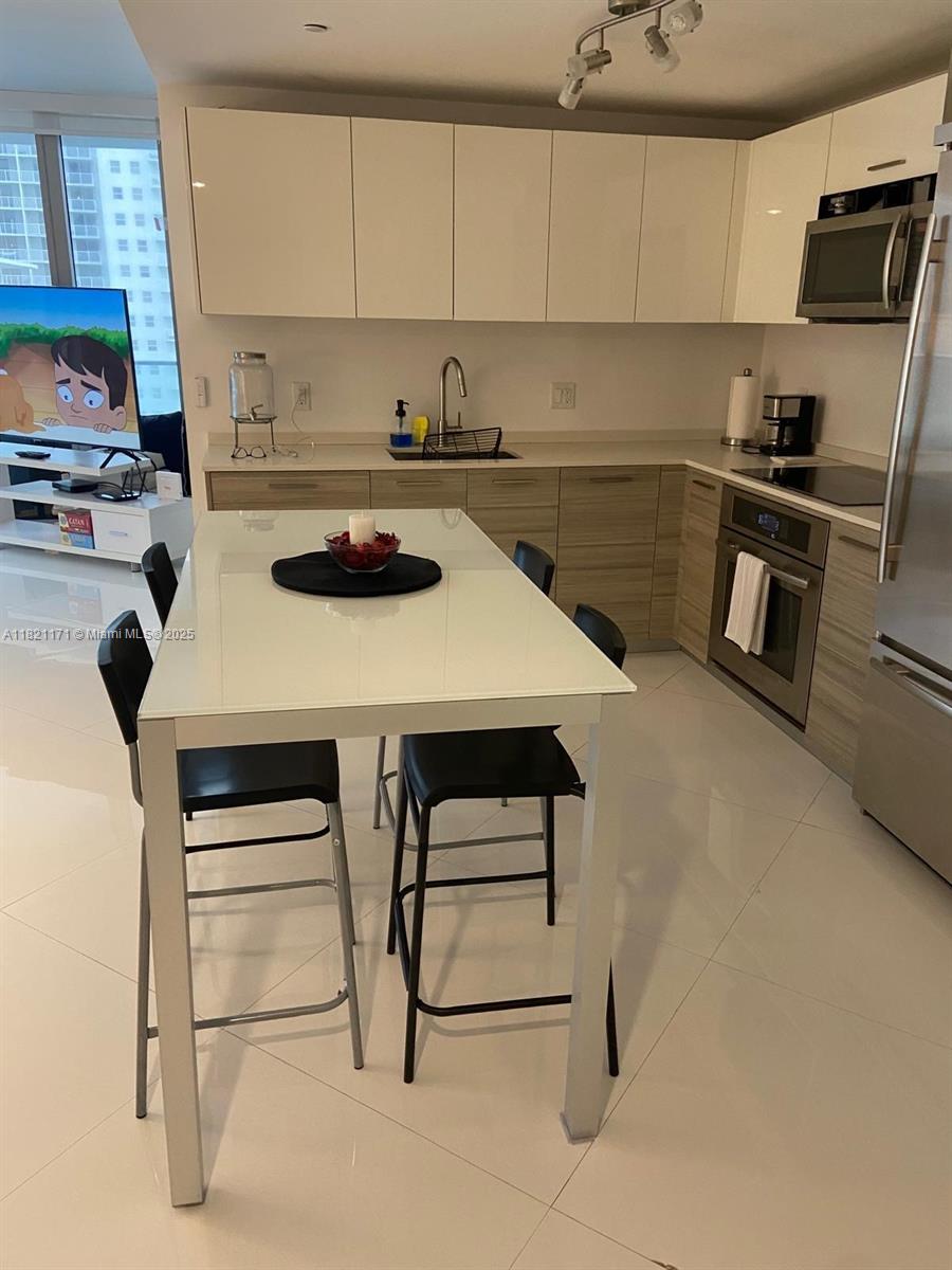 BRICKELLHOUSE CONDO - Residential Lease