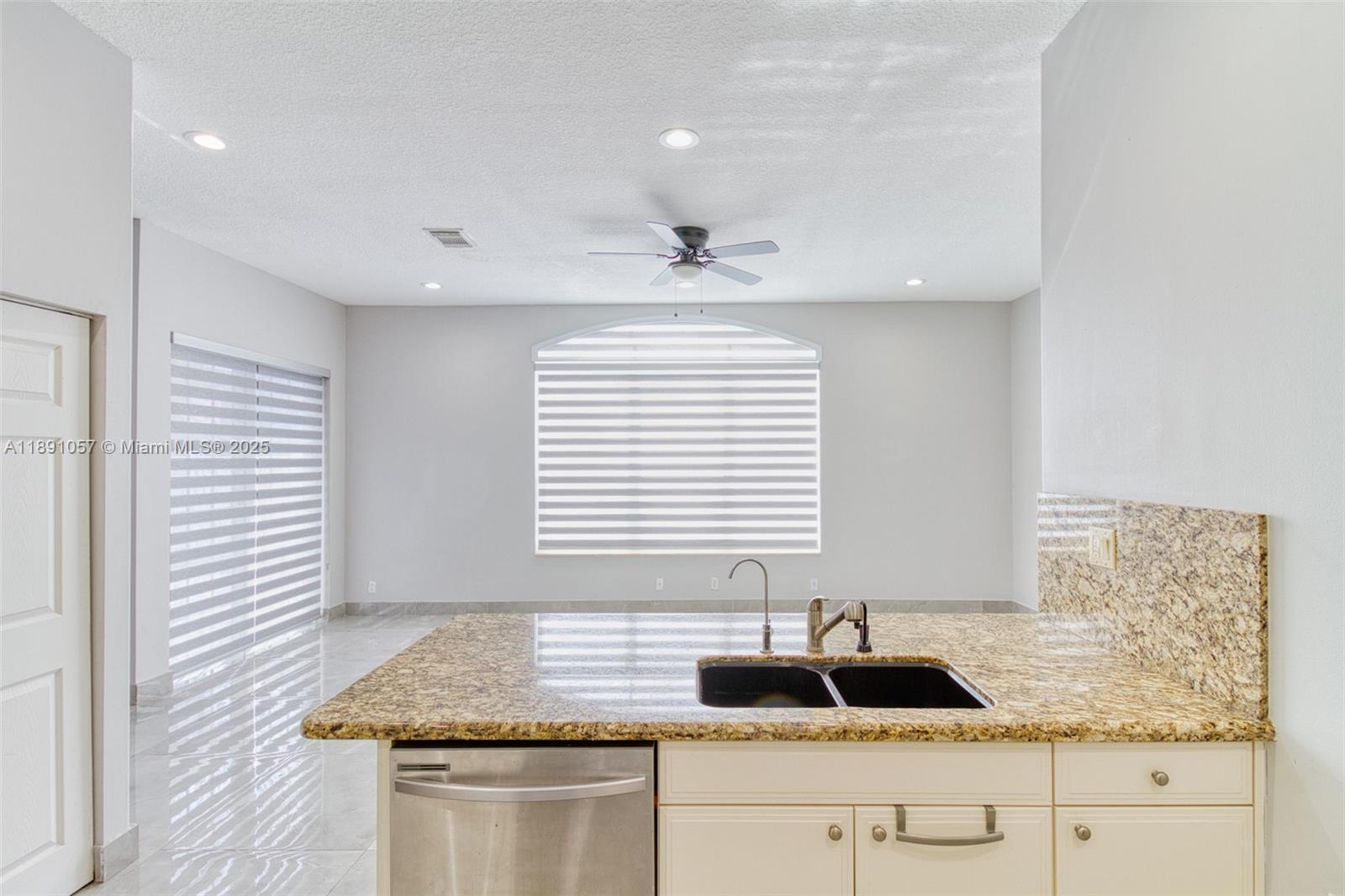 MAPLE RIDGE - Residential Lease