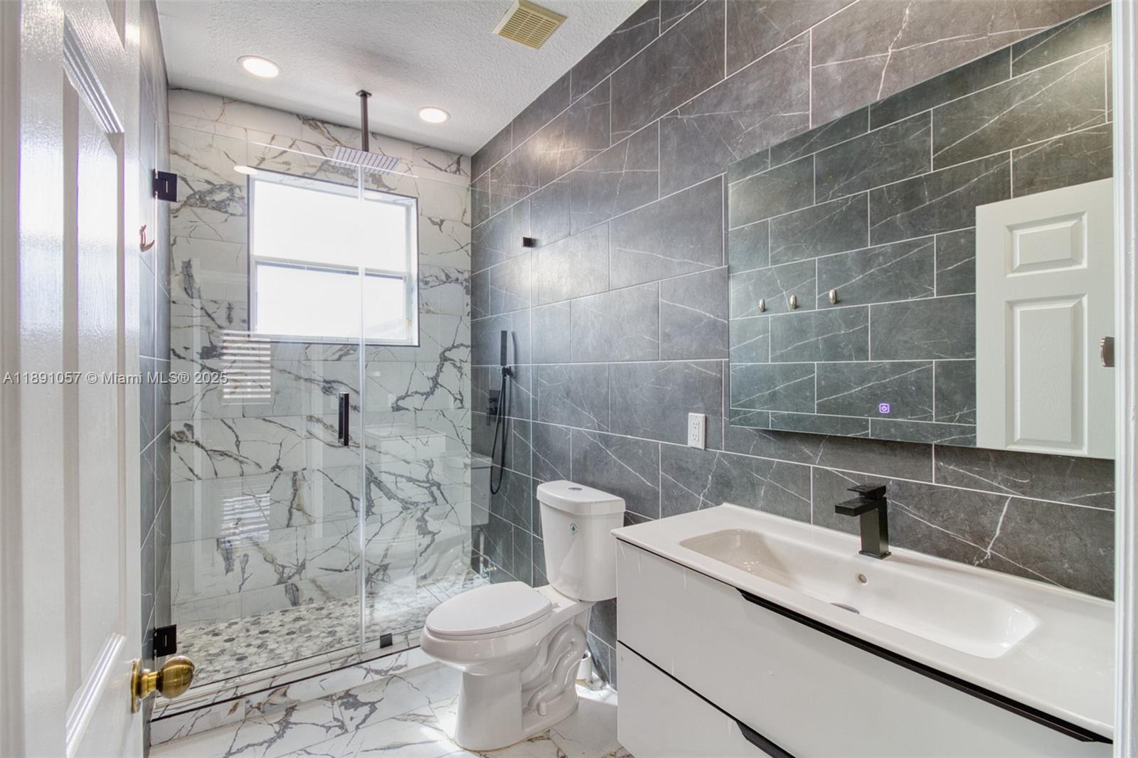 MAPLE RIDGE - Residential Lease