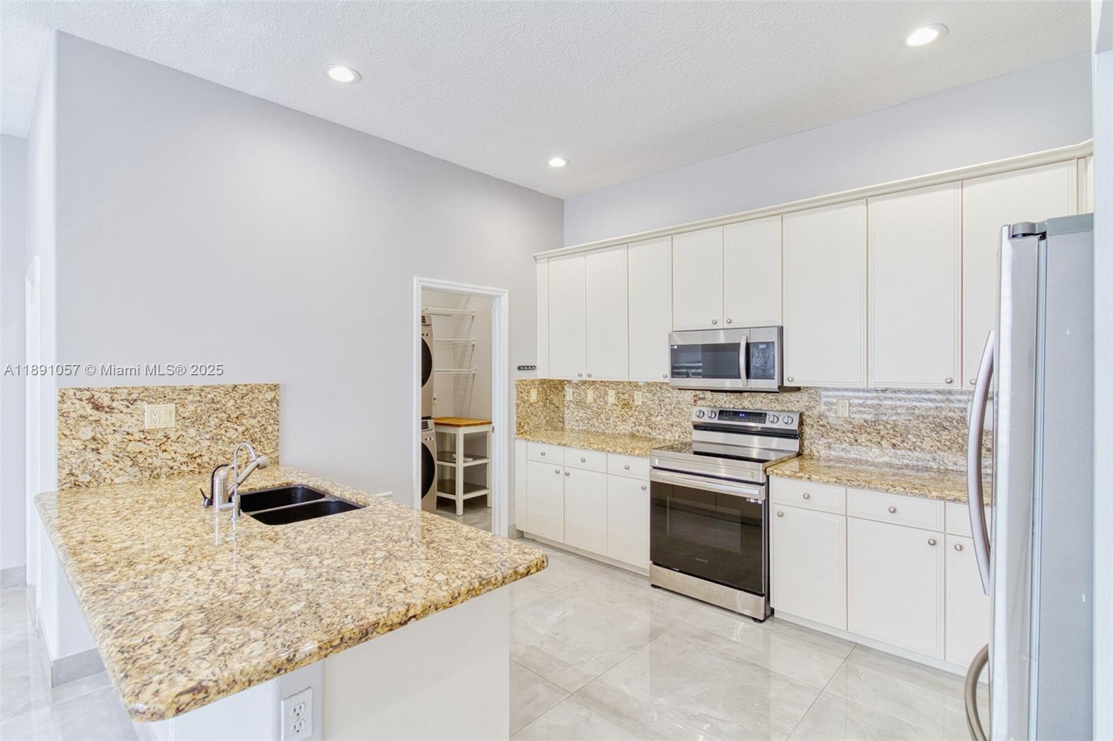 MAPLE RIDGE - Residential Lease