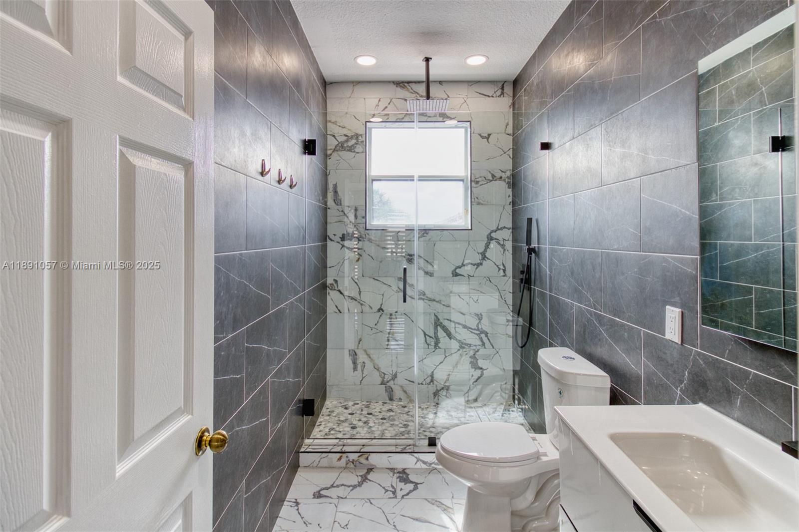 MAPLE RIDGE - Residential Lease