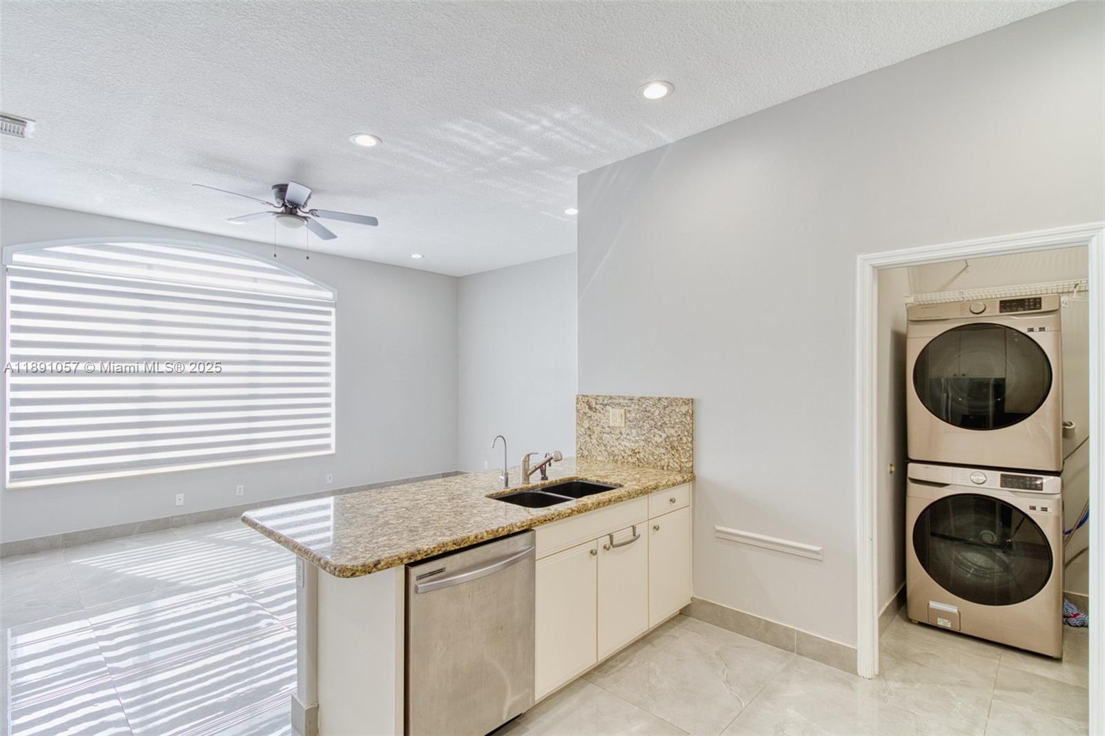 MAPLE RIDGE - Residential Lease