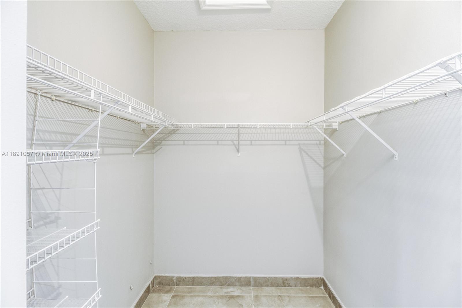 MAPLE RIDGE - Residential Lease