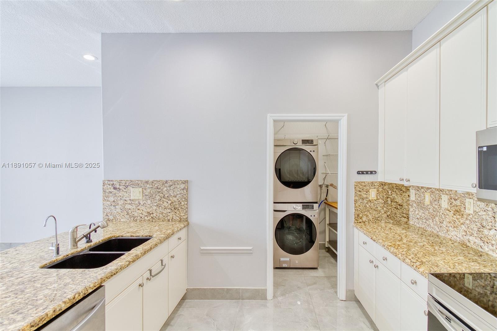 MAPLE RIDGE - Residential Lease