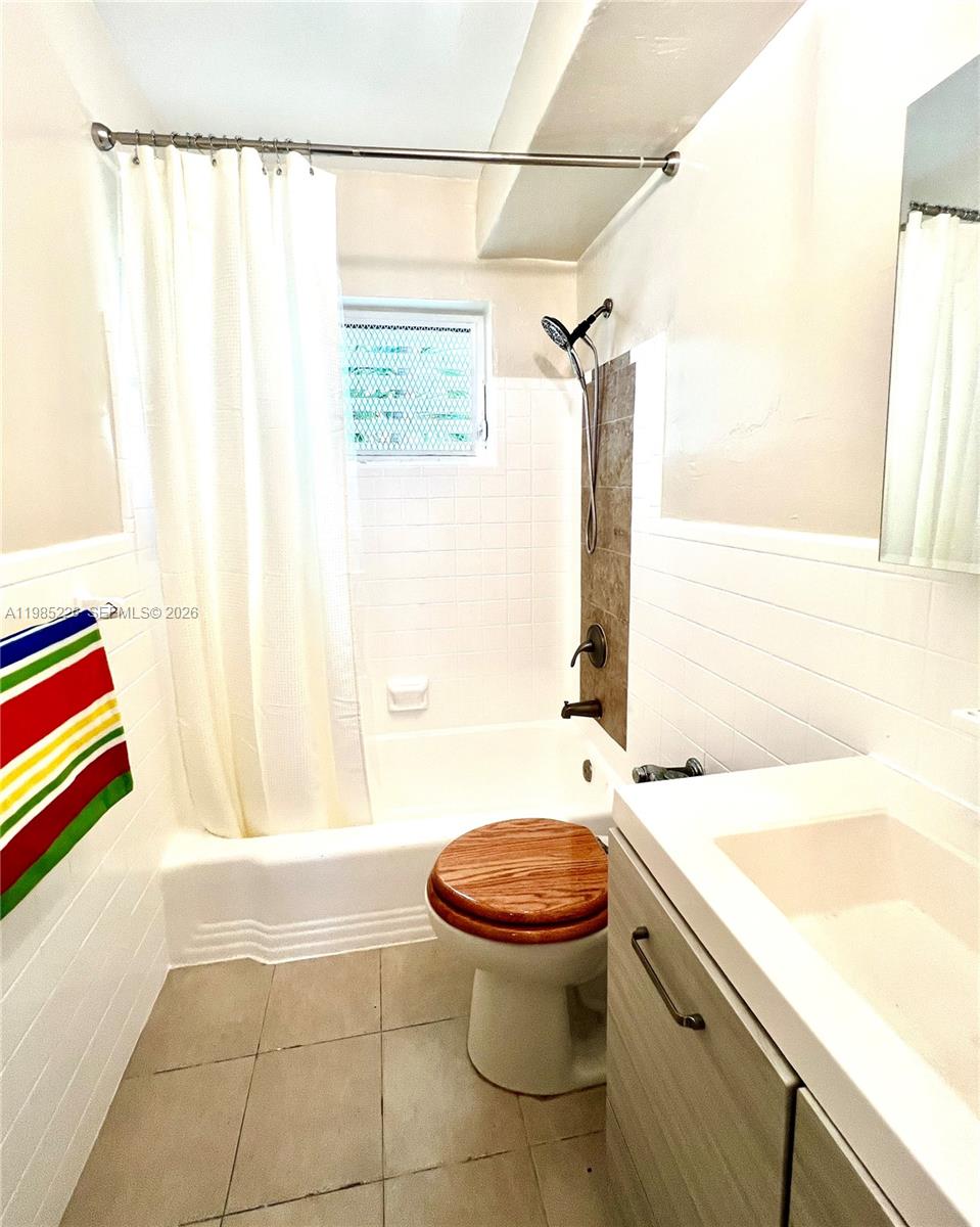 835 MERIDIAN CONDO - Residential Lease