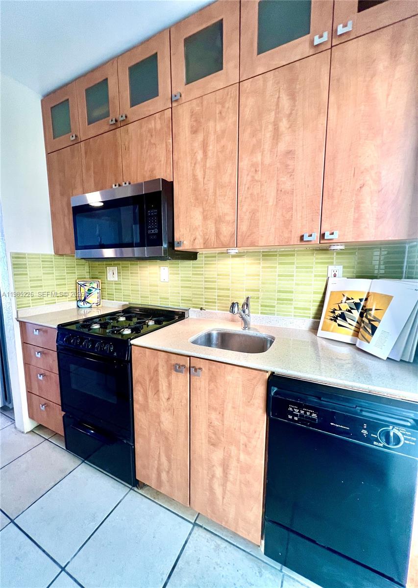 835 MERIDIAN CONDO - Residential Lease