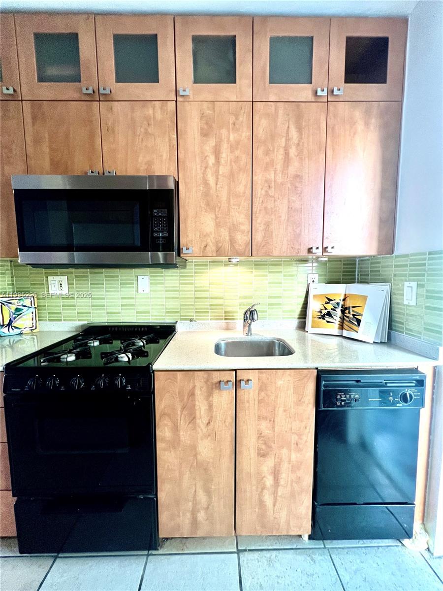 835 MERIDIAN CONDO - Residential Lease