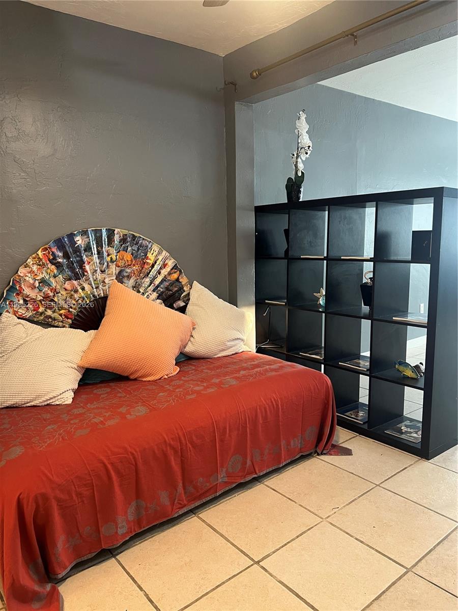 835 MERIDIAN CONDO - Residential Lease