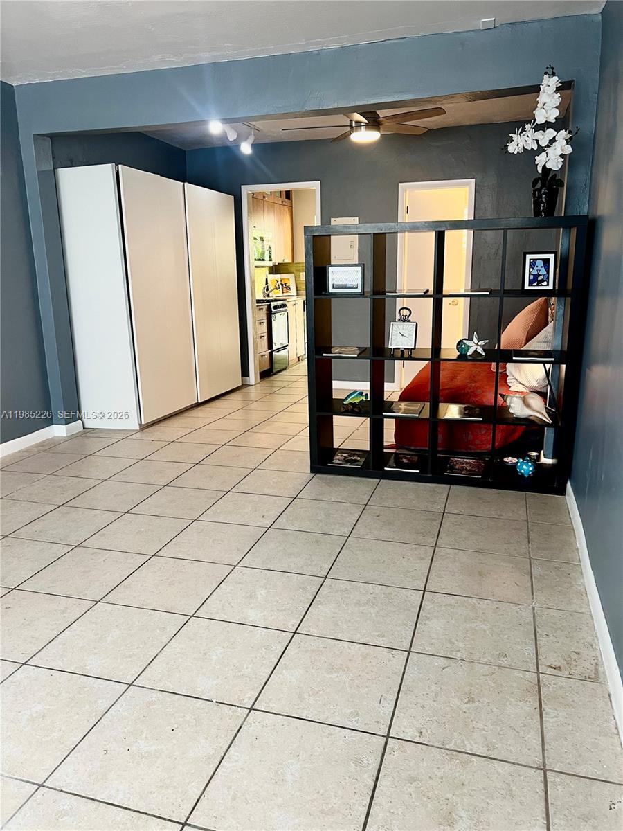 835 MERIDIAN CONDO - Residential Lease