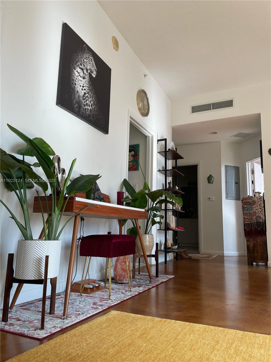 THE LOFT DOWNTOWN II COND - Residential