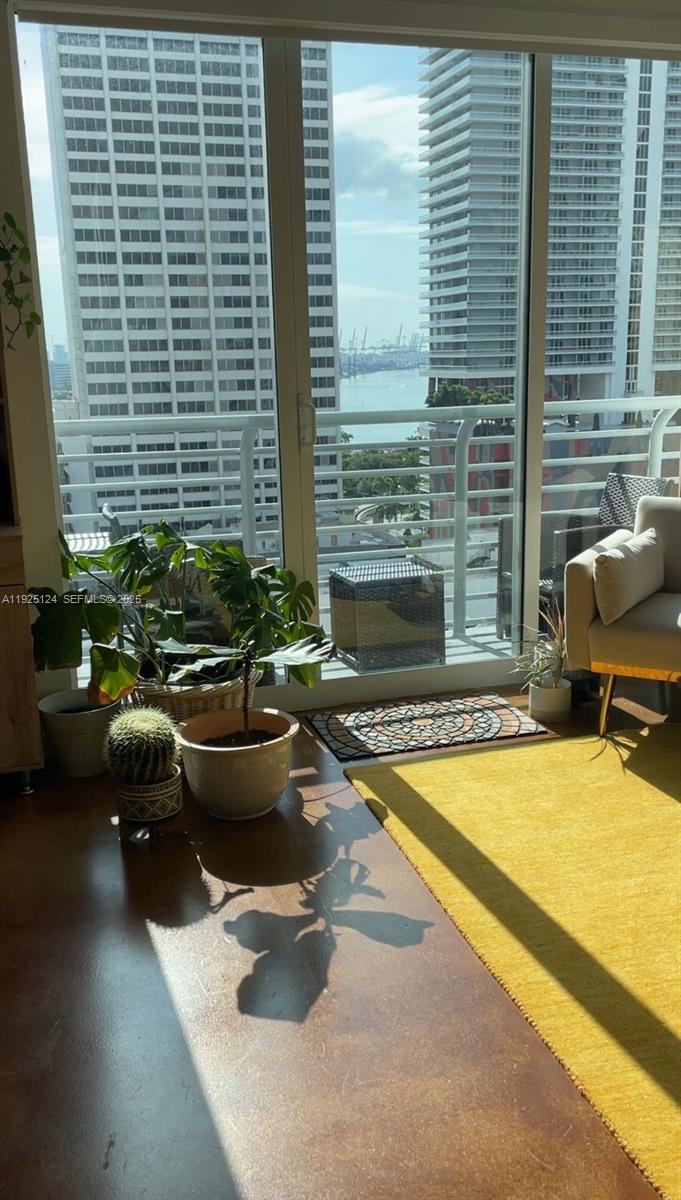 THE LOFT DOWNTOWN II COND - Residential