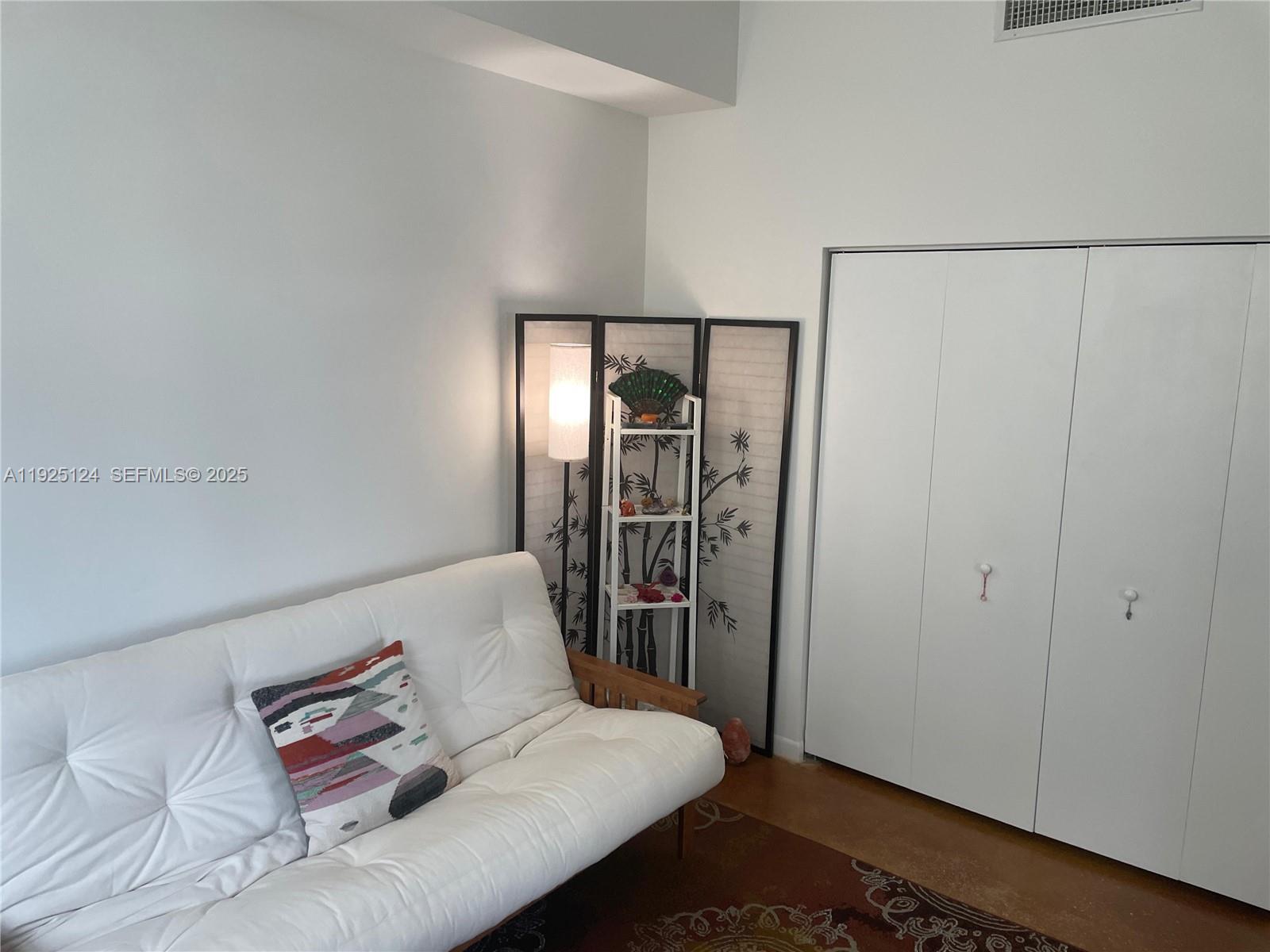 THE LOFT DOWNTOWN II COND - Residential