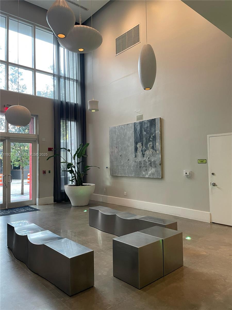 THE LOFT DOWNTOWN II COND - Residential