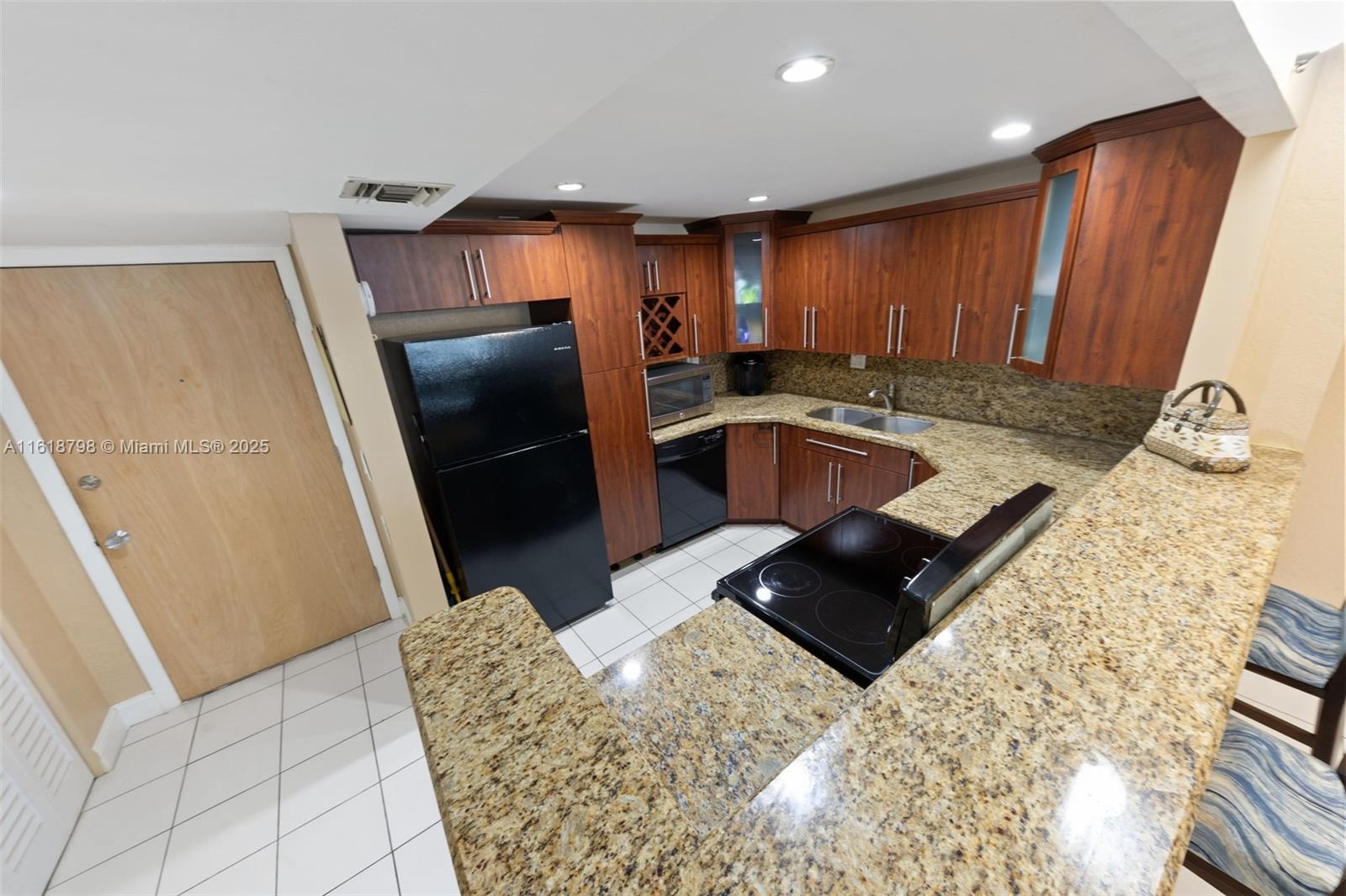 TRAFALGAR TOWERS CONDOMIN - Residential