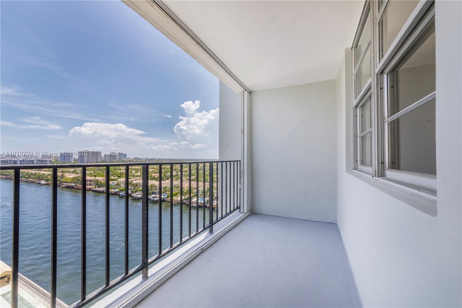 TRAFALGAR TOWERS CONDOMIN - Residential