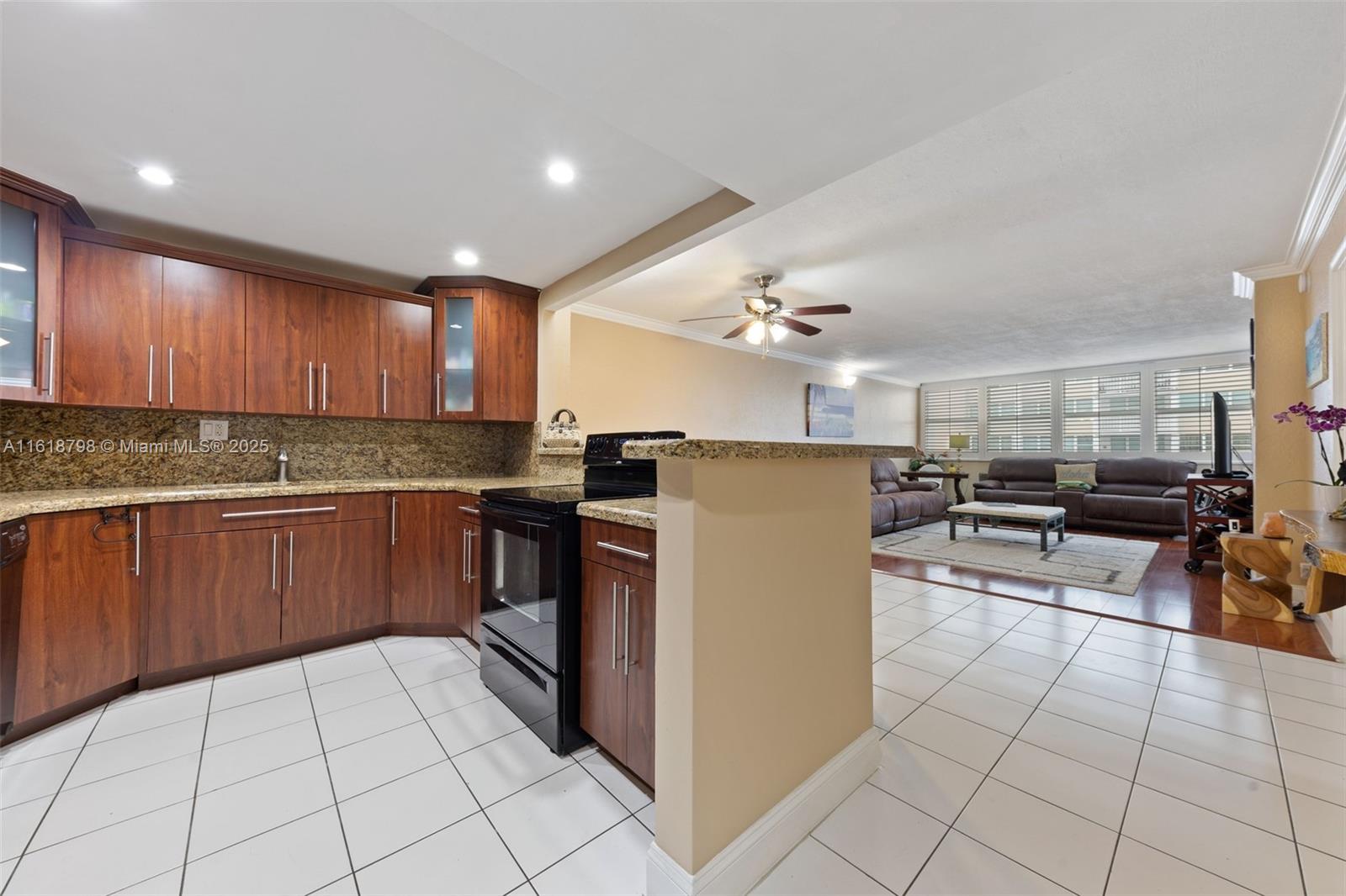 TRAFALGAR TOWERS CONDOMIN - Residential