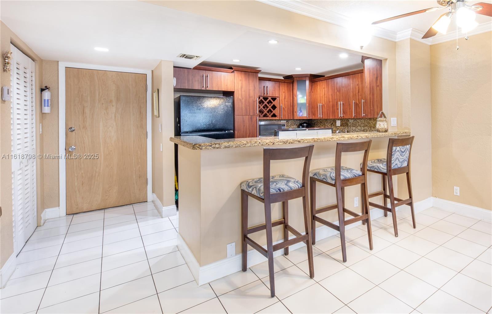 TRAFALGAR TOWERS CONDOMIN - Residential