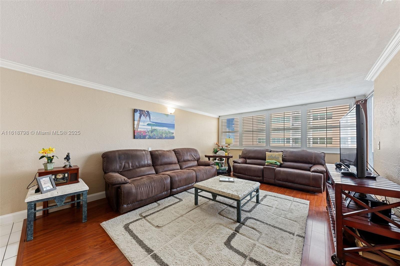 TRAFALGAR TOWERS CONDOMIN - Residential