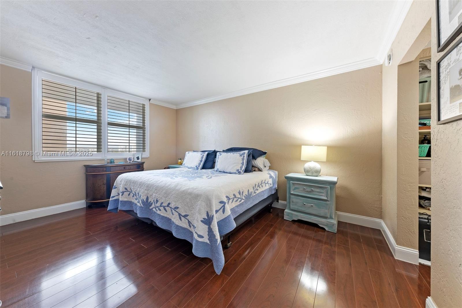 TRAFALGAR TOWERS CONDOMIN - Residential