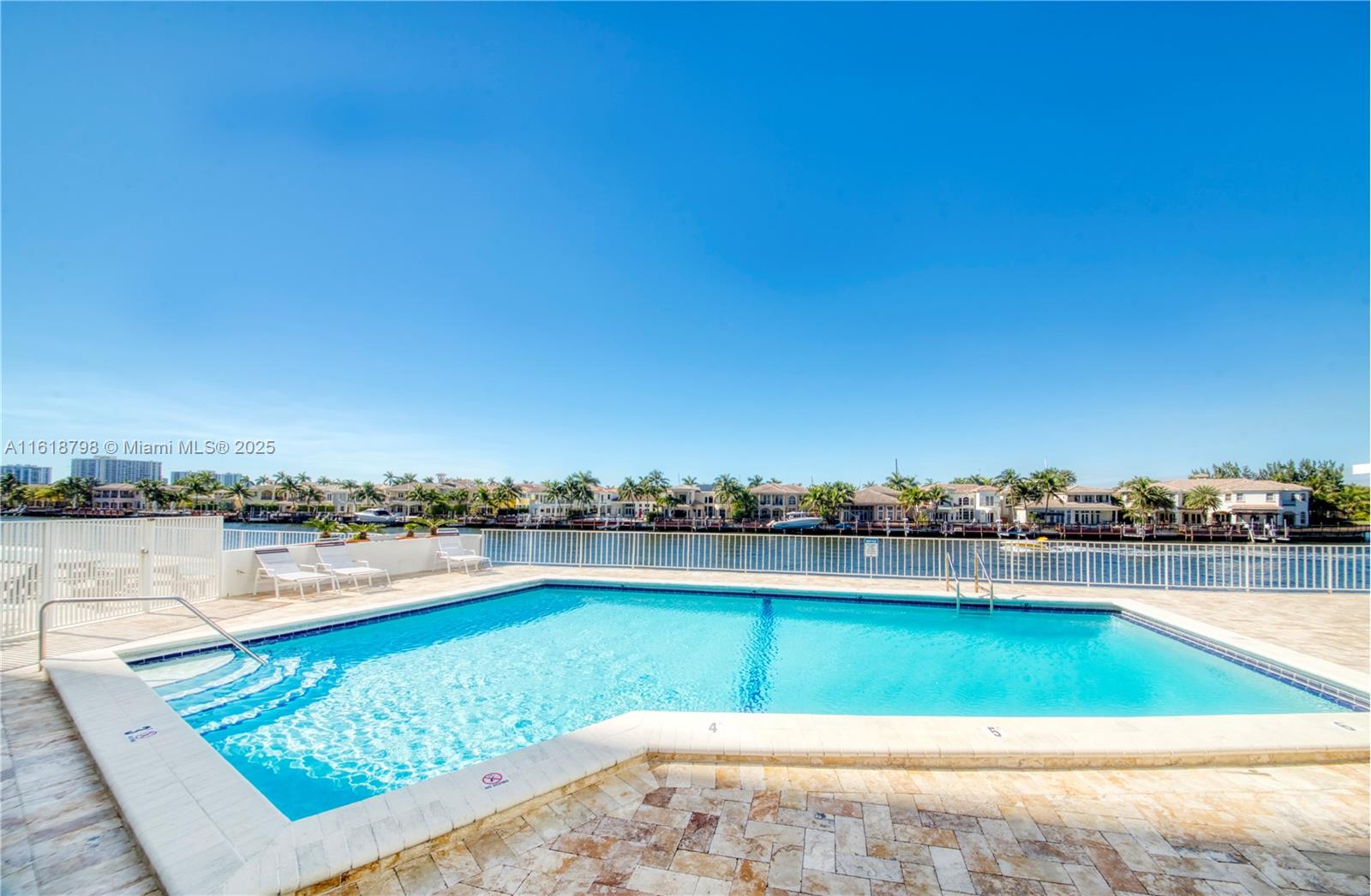 TRAFALGAR TOWERS CONDOMIN - Residential