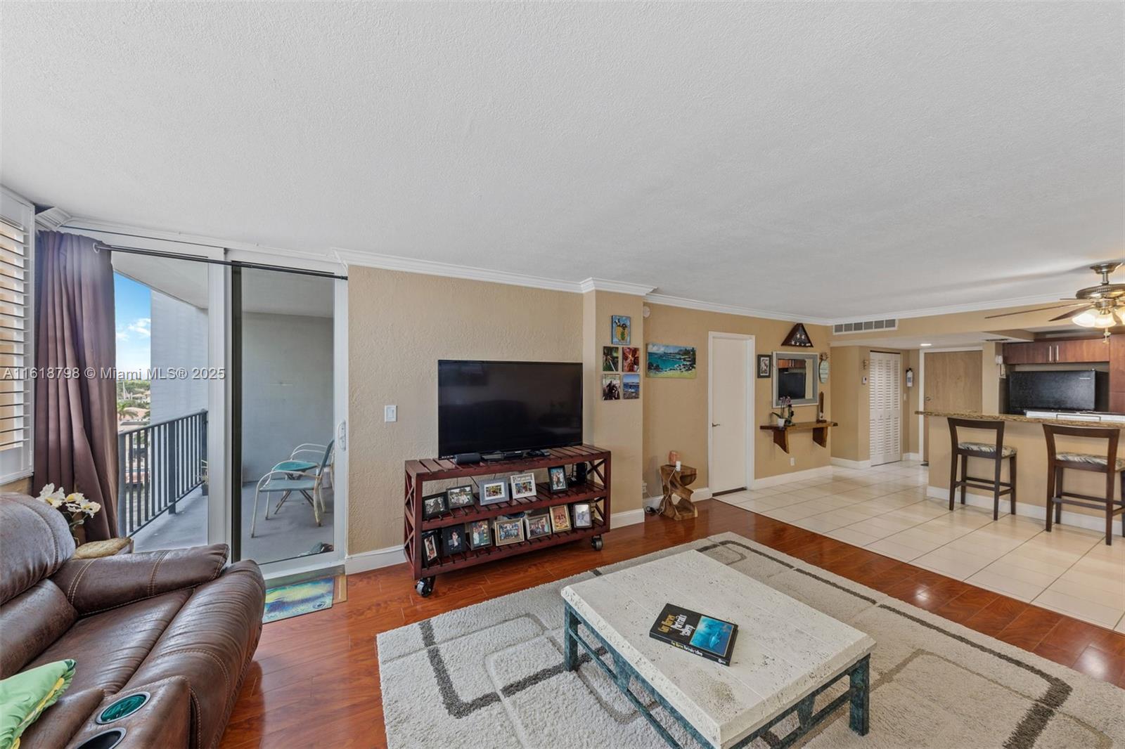 TRAFALGAR TOWERS CONDOMIN - Residential