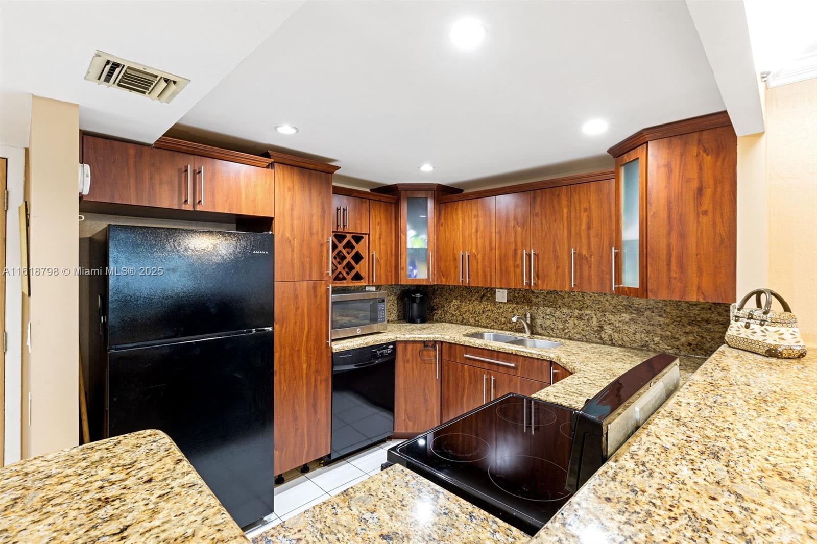 TRAFALGAR TOWERS CONDOMIN - Residential