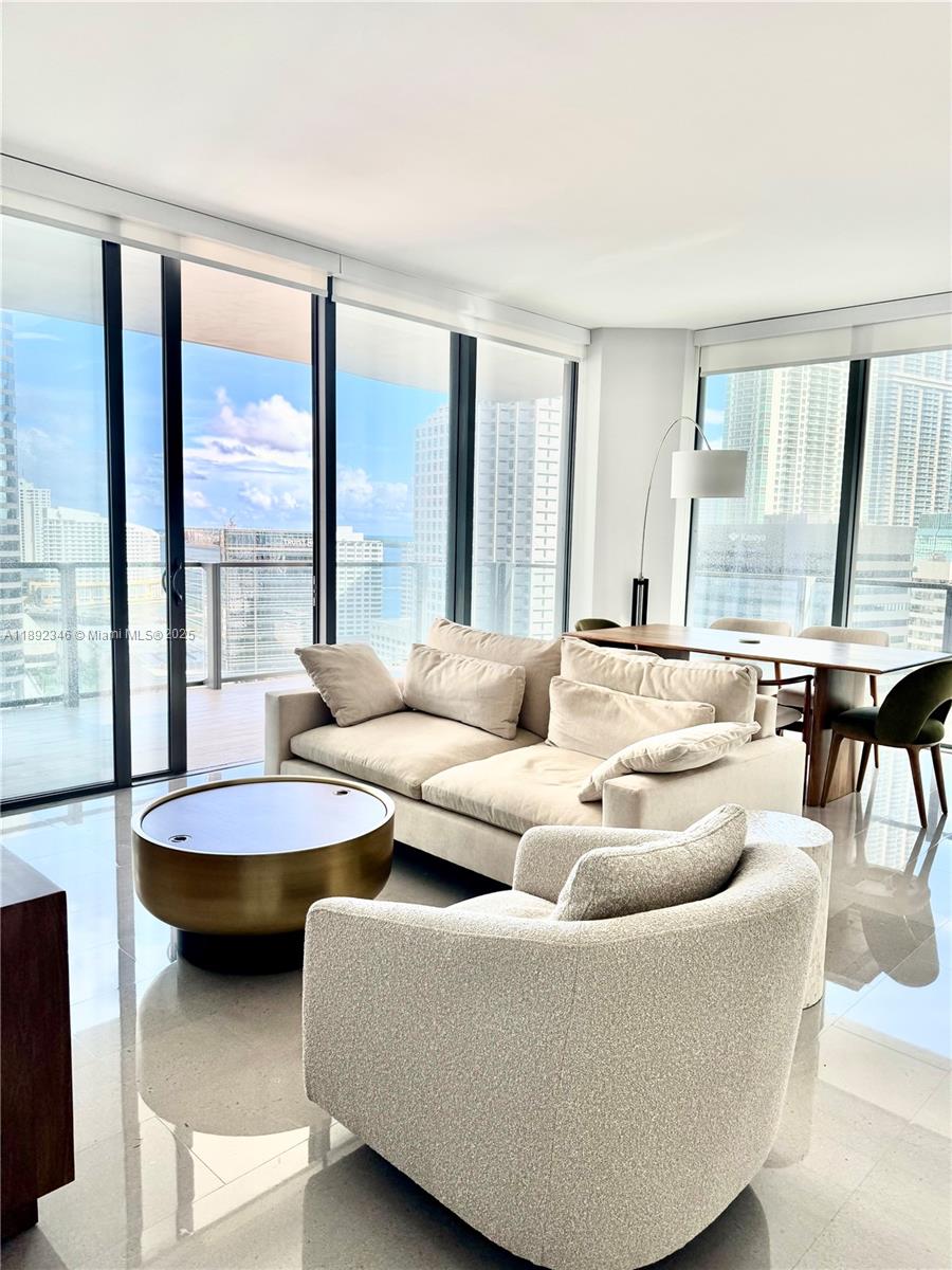 REACH CONDO - Residential Lease