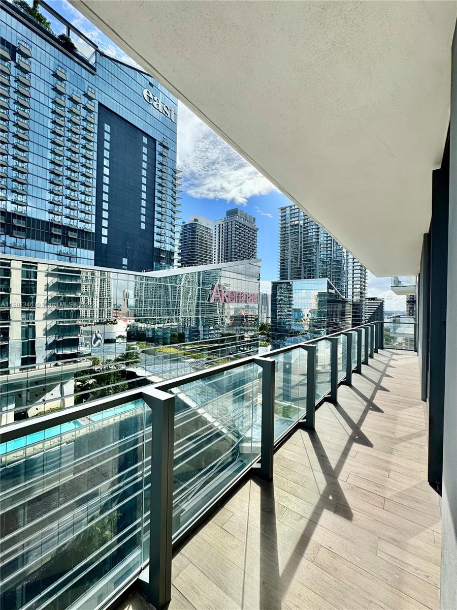 REACH CONDO - Residential Lease