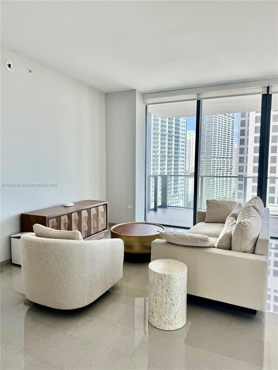 REACH CONDO - Residential Lease