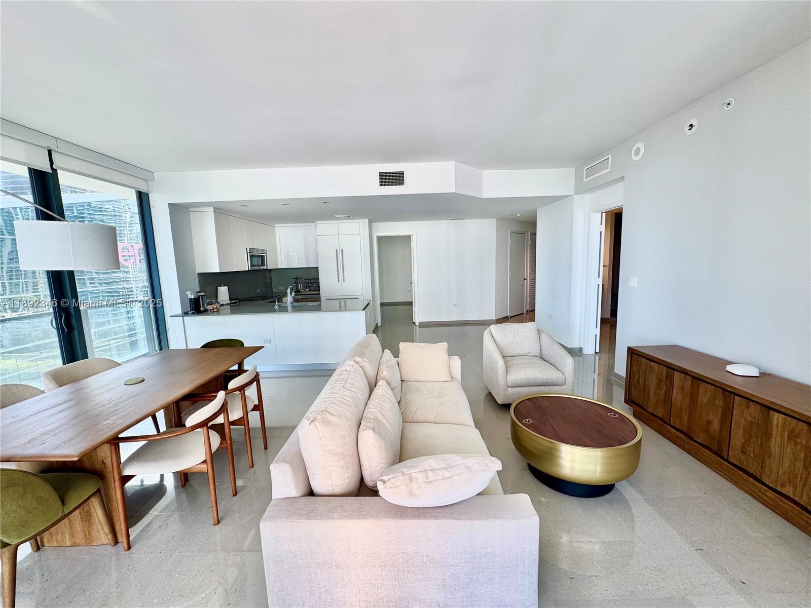 REACH CONDO - Residential Lease