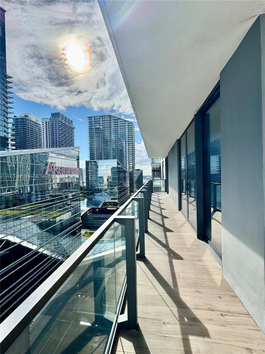 REACH CONDO - Residential Lease