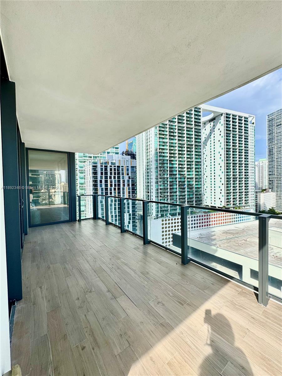 REACH CONDO - Residential Lease