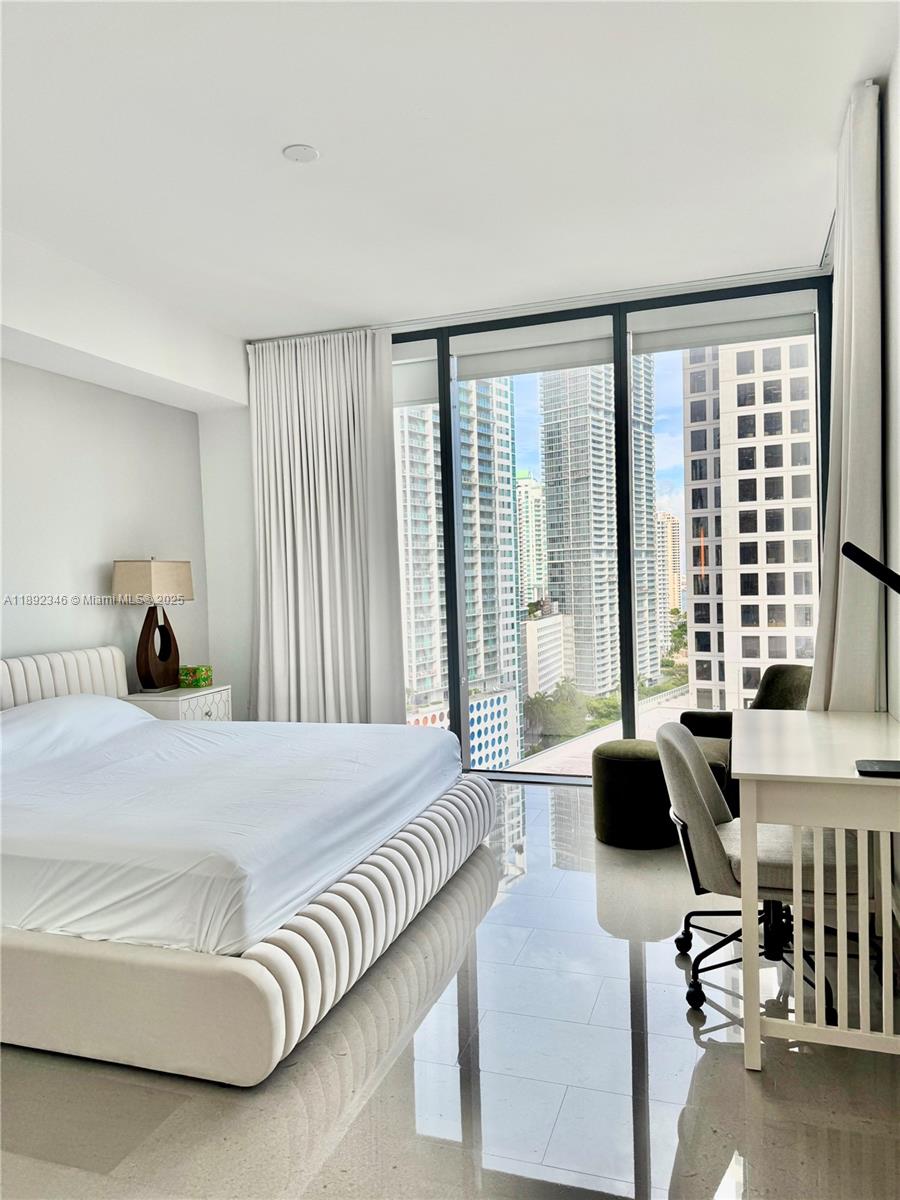 REACH CONDO - Residential Lease