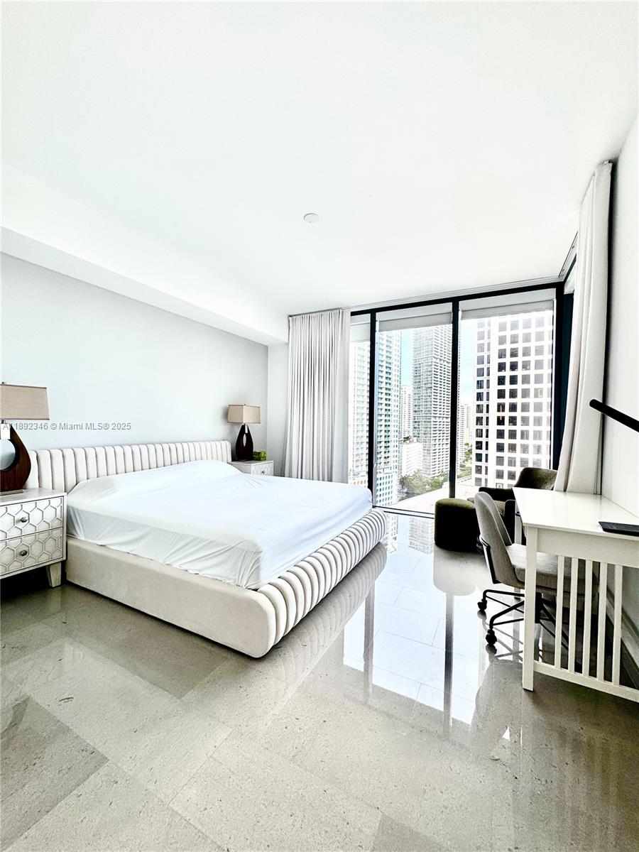 REACH CONDO - Residential Lease