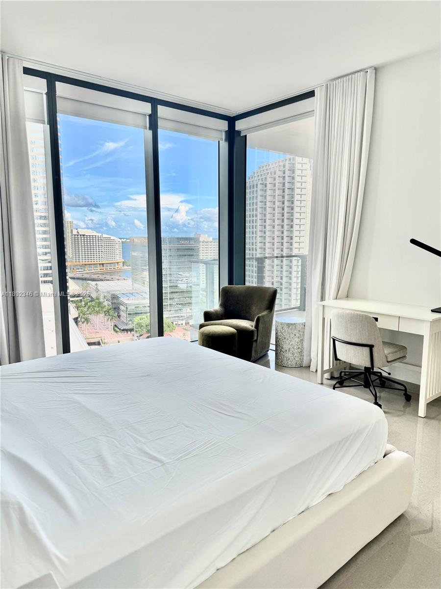 REACH CONDO - Residential Lease
