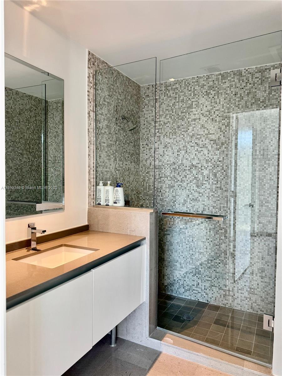REACH CONDO - Residential Lease