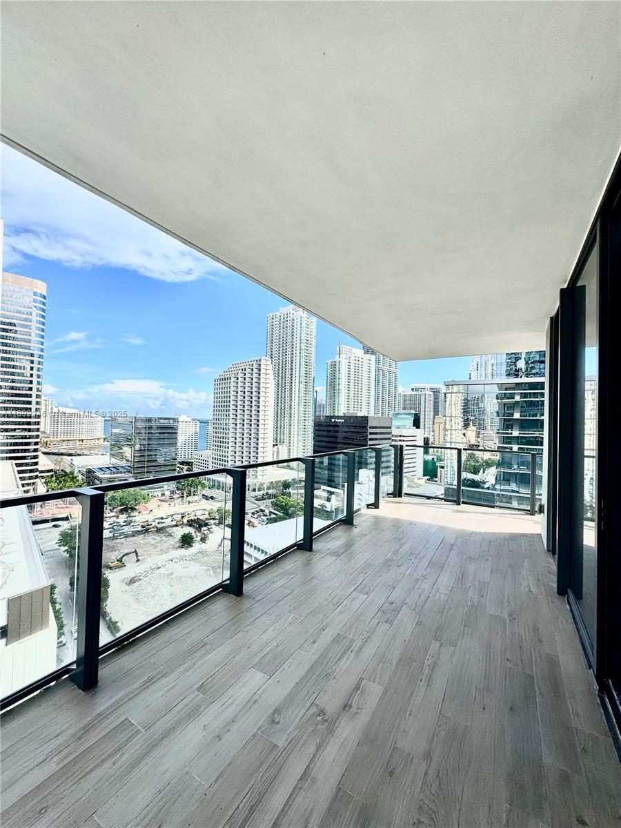 REACH CONDO - Residential Lease
