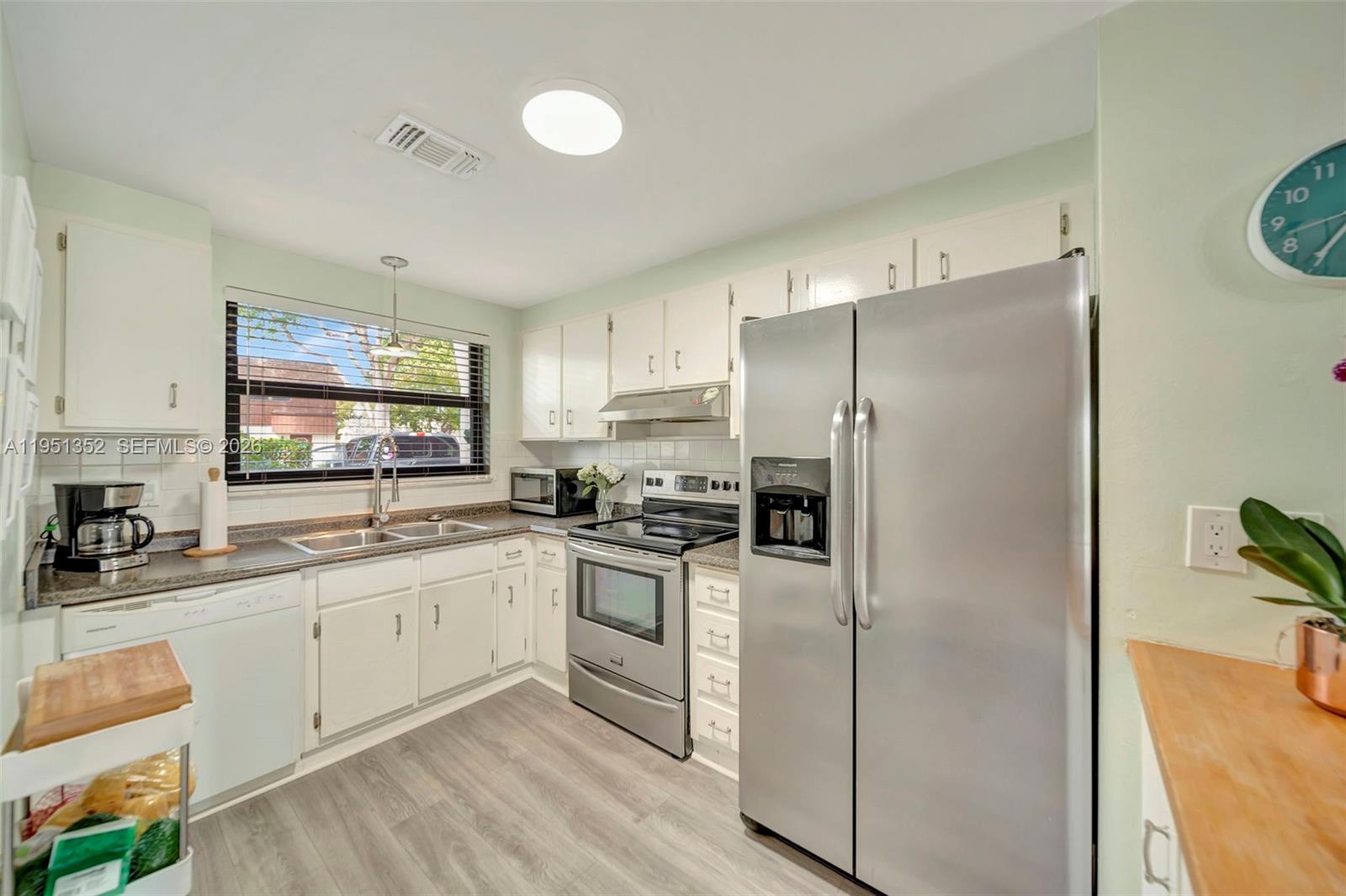 SANDPIPER POINT - Residential