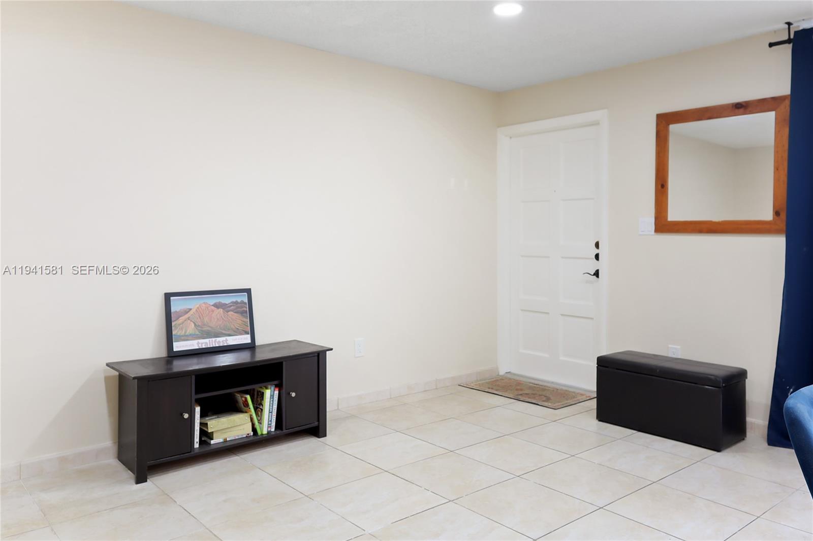 LAKE LAURA CONDO NO 2 - Residential Lease