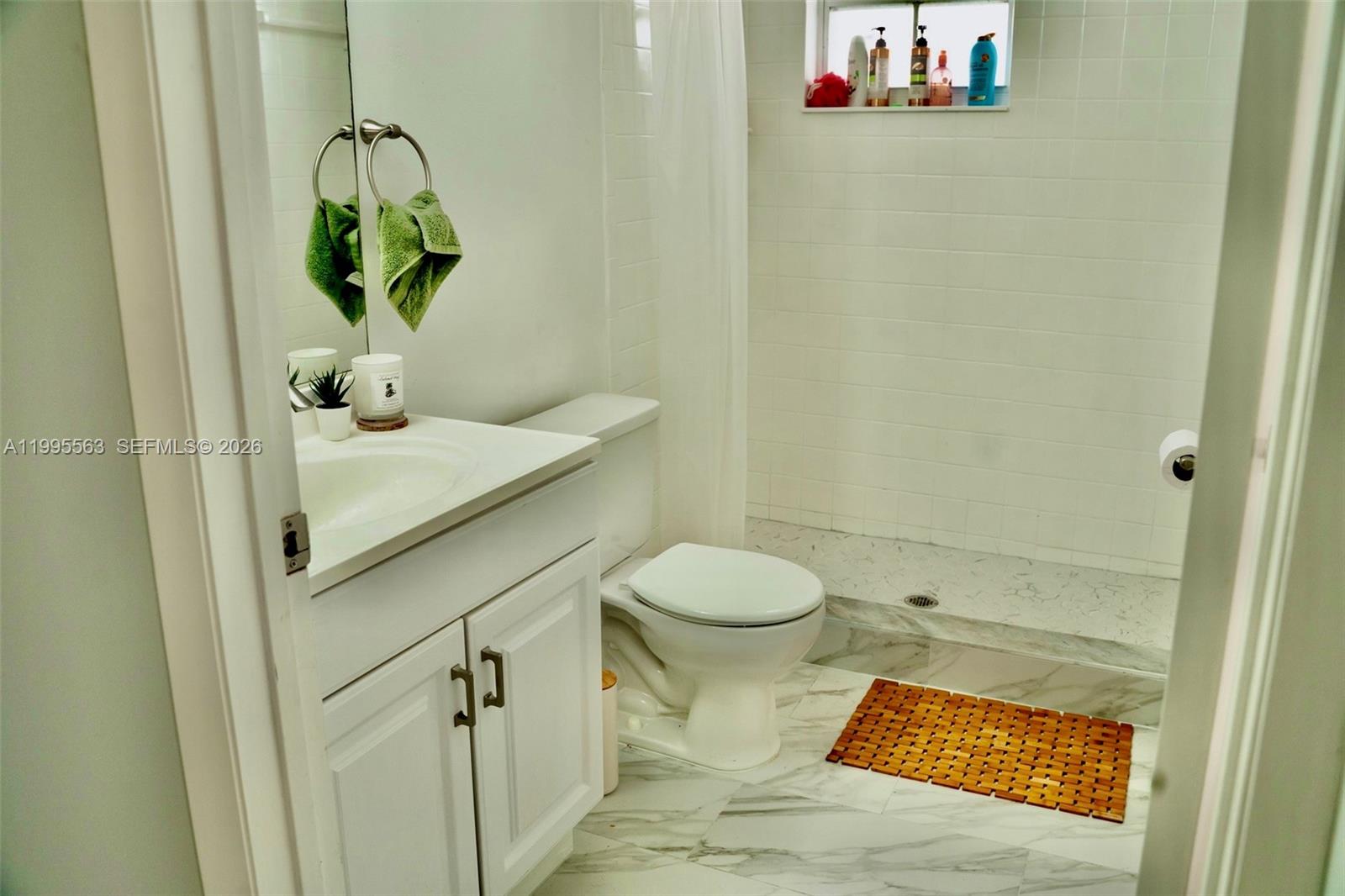 CHATEAU DE VILLE CONDO - Residential Lease